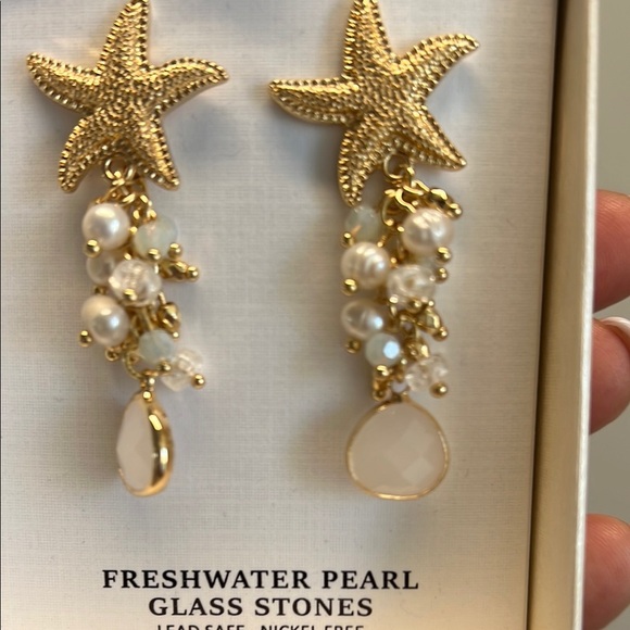 Piper K | Starfish Earrings with Freshwater Pearls - Picture 5 of 7
